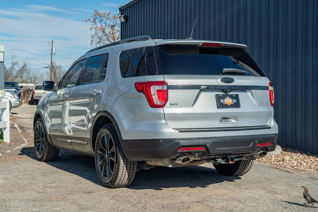 Used 2018 Ford Explorer XLT w/ Equipment Group 202A image 3