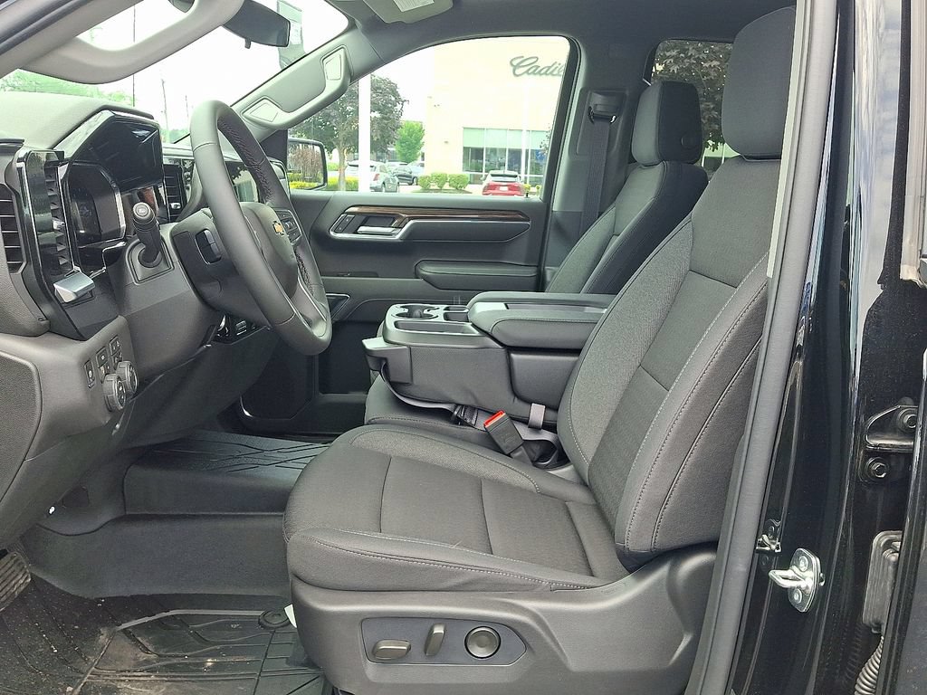 New 2026 Chevrolet Silverado 1500 LT w/ Safety Package AWD/4WD image 6