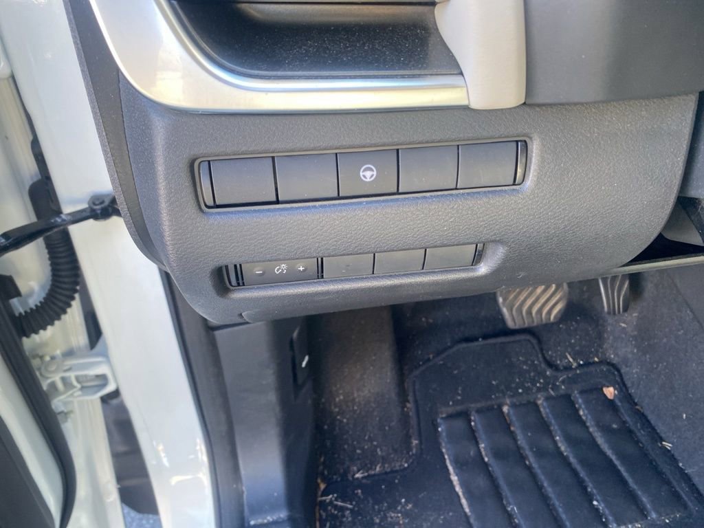 Used 2023 Nissan Rogue SV image 15