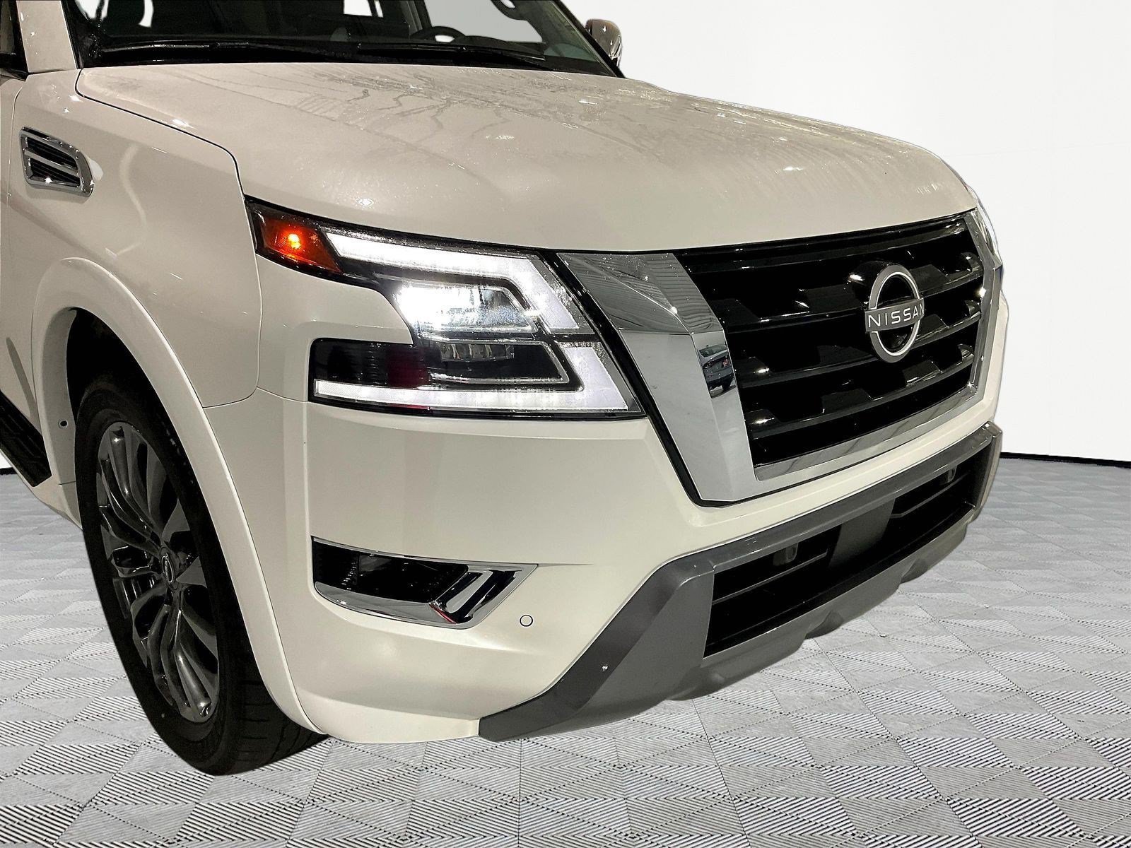 Used 2024 Nissan Armada Platinum w/ Cargo Package AWD/4WD image 32