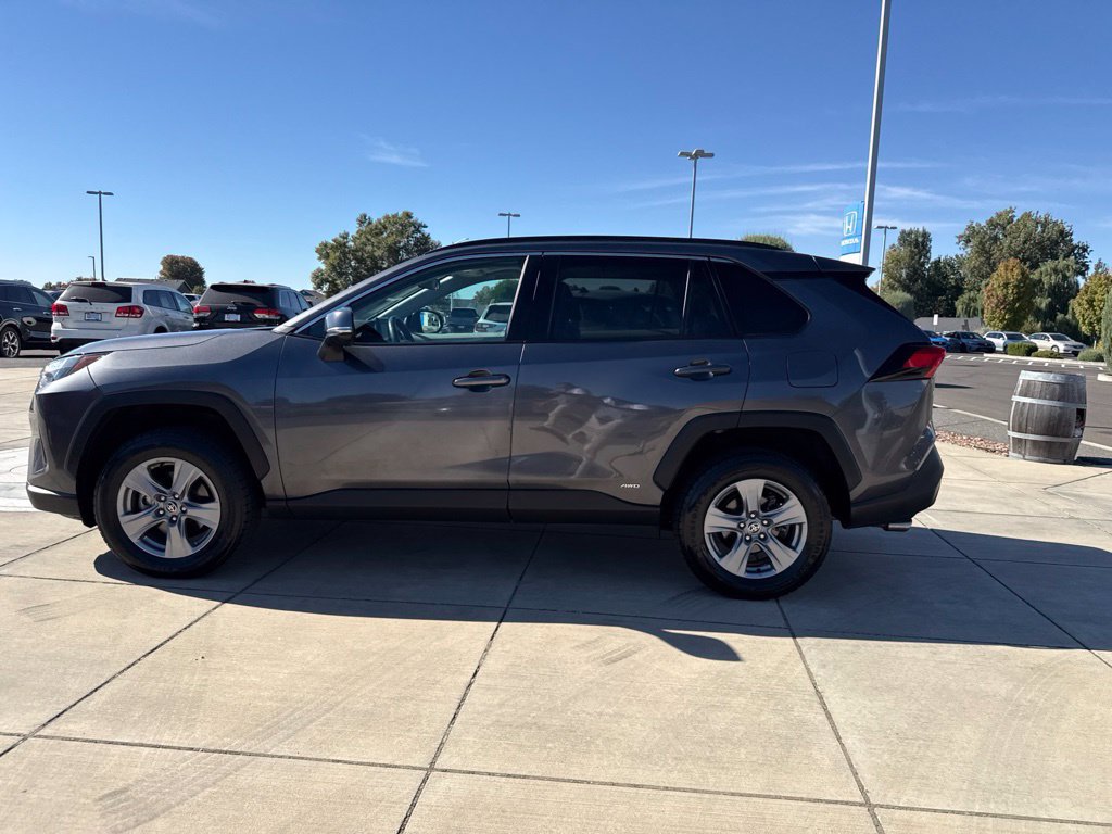 Used 2022 Toyota RAV4 XLE w/ Convenience Package AWD/4WD image 11