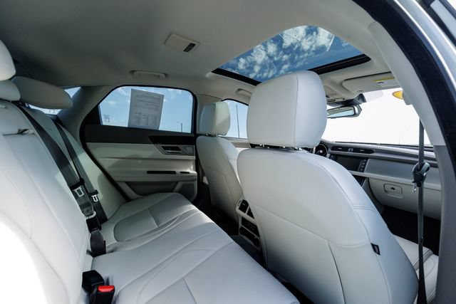 Used 2017 Jaguar XF Premium AWD/4WD image 14