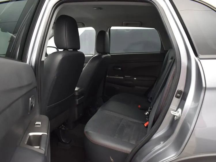 Used 2024 Mitsubishi Outlander Sport SE image 15