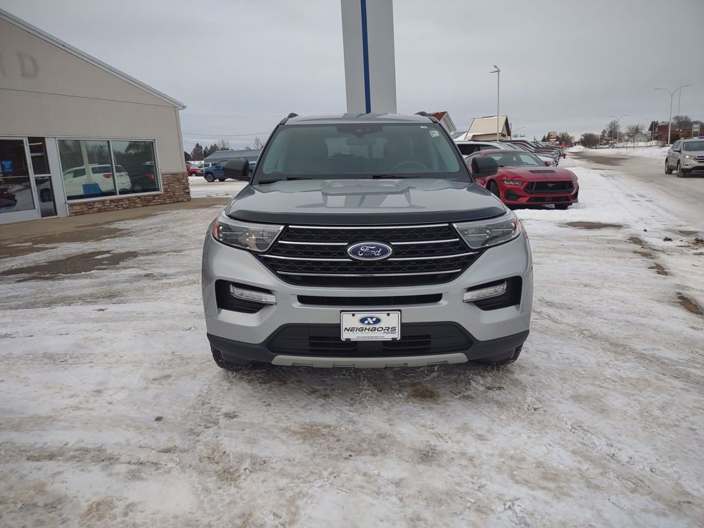 Used 2021 Ford Explorer XLT w/ Equipment Group 202A image 9