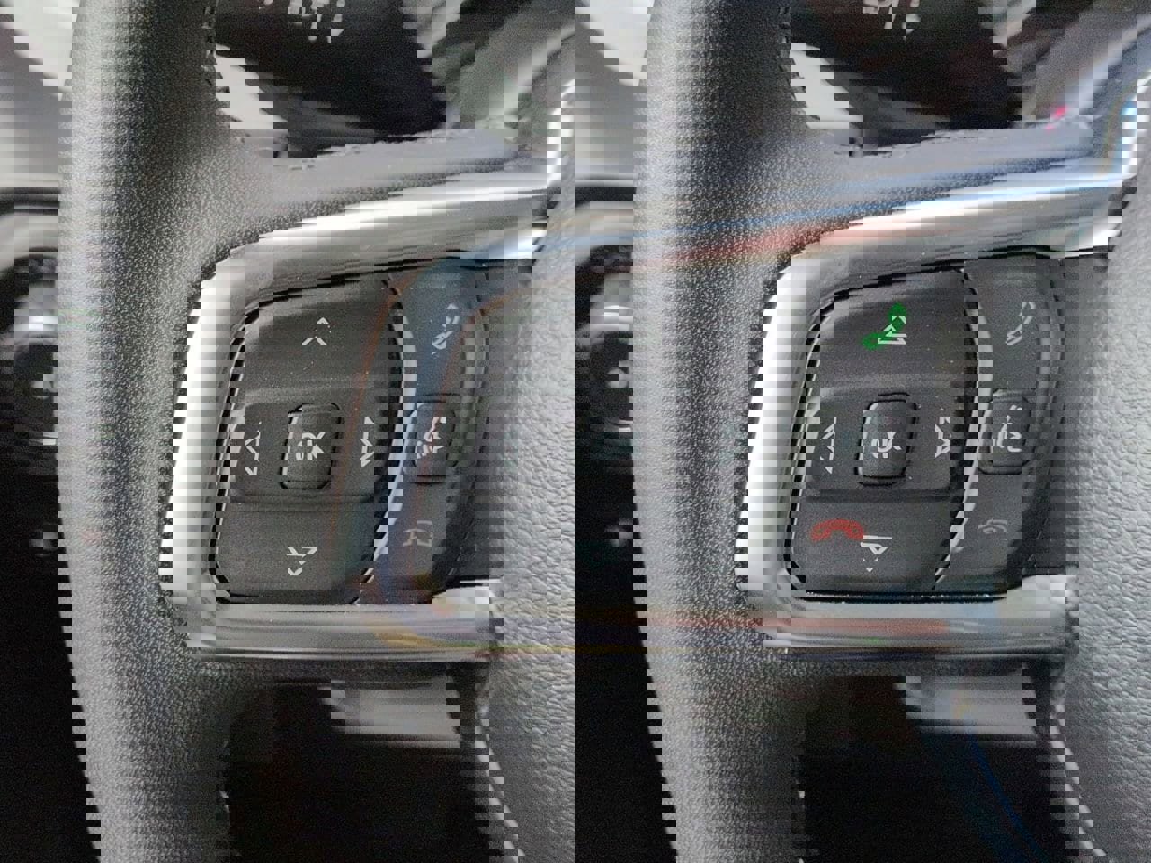 Used 2025 Jeep Wrangler Sahara image 12