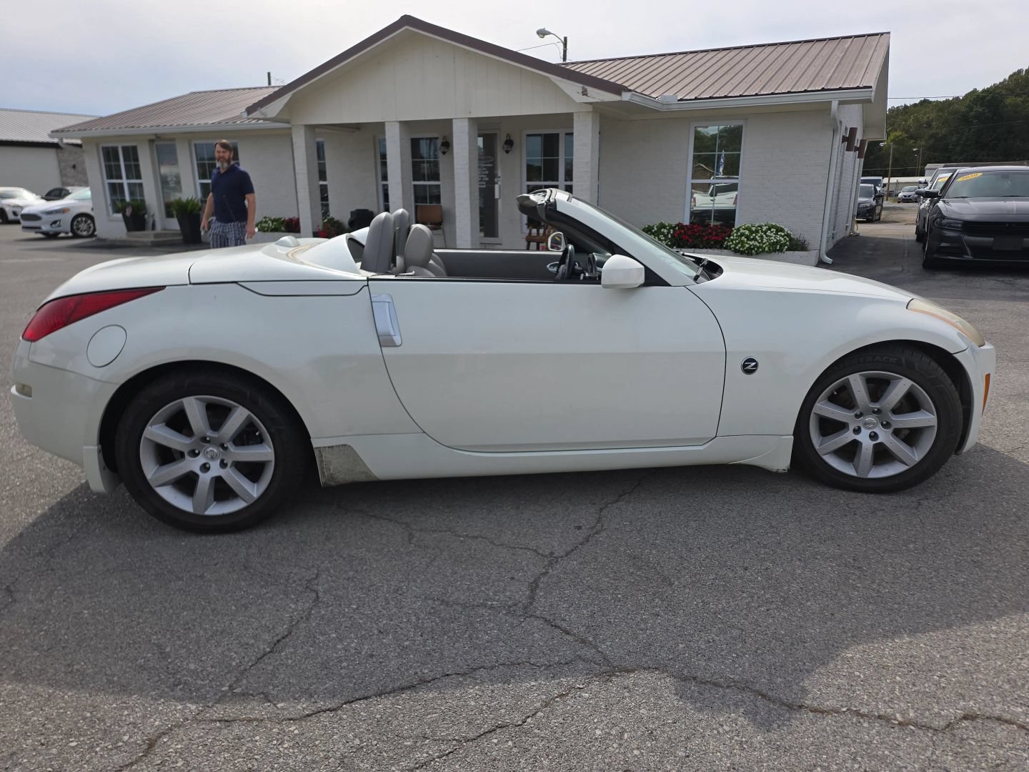 Used 2005 Nissan 350Z Touring RWD image 5