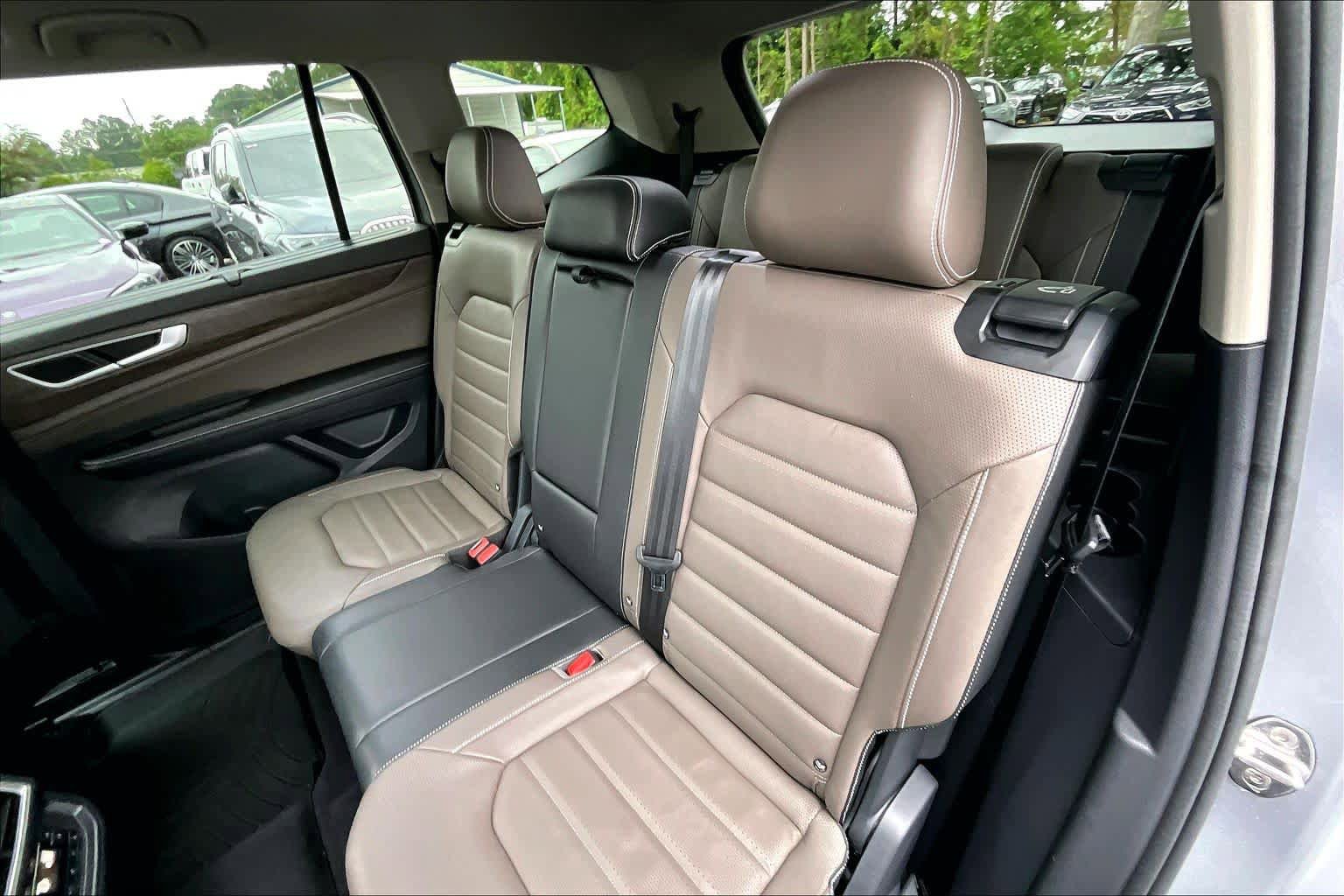 Used 2024 Volkswagen Atlas SEL AWD/4WD image 21