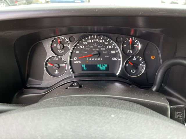 Used 2015 Chevrolet Express 2500 RWD image 11