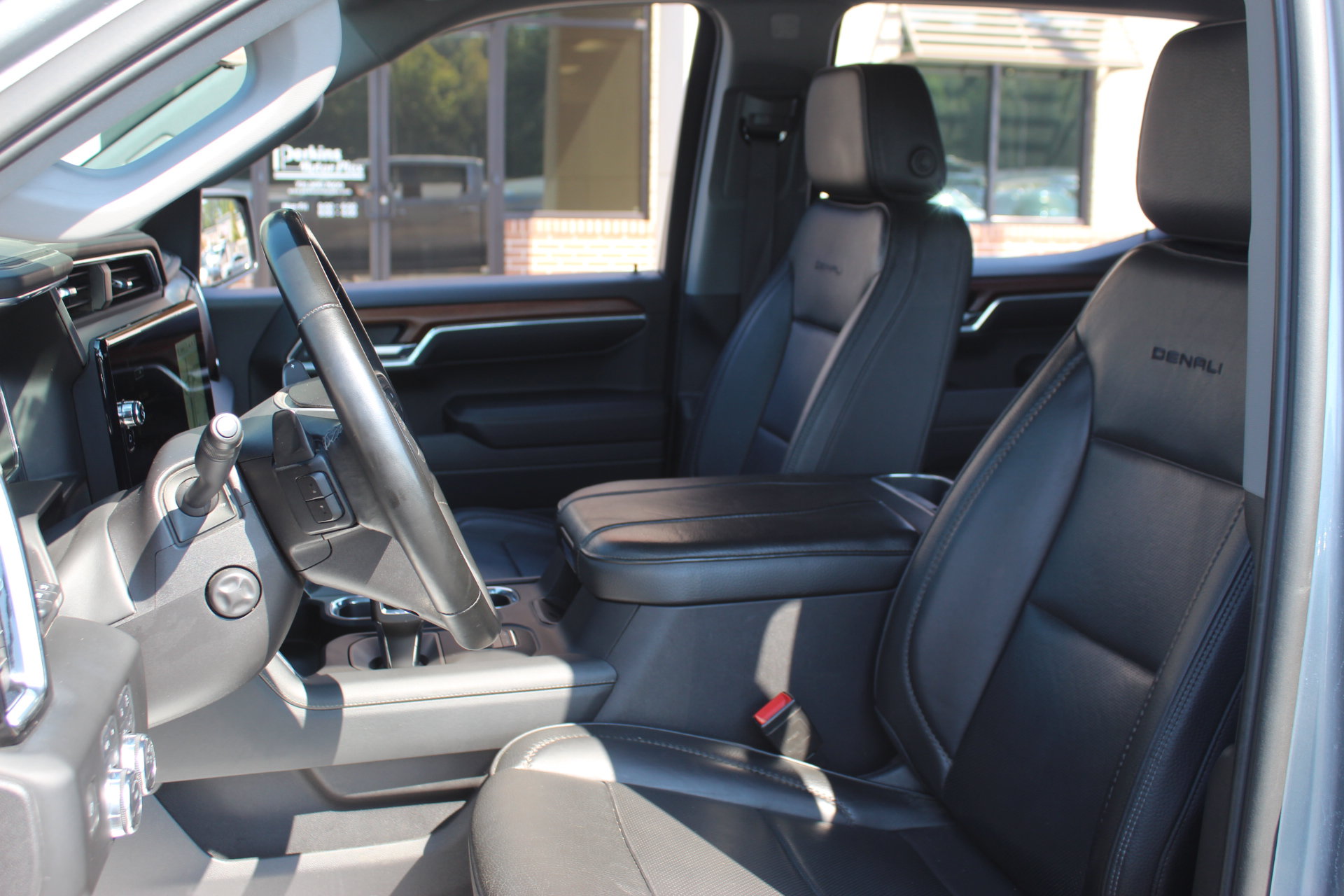 Used 2023 GMC Sierra 1500 Denali w/ Technology Package AWD/4WD image 16