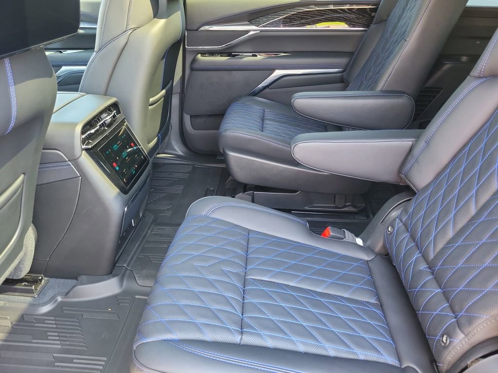 New 2026 Cadillac Escalade IQ Sport 1 w/ LPO, Floor Liner Package AWD/4WD image 26