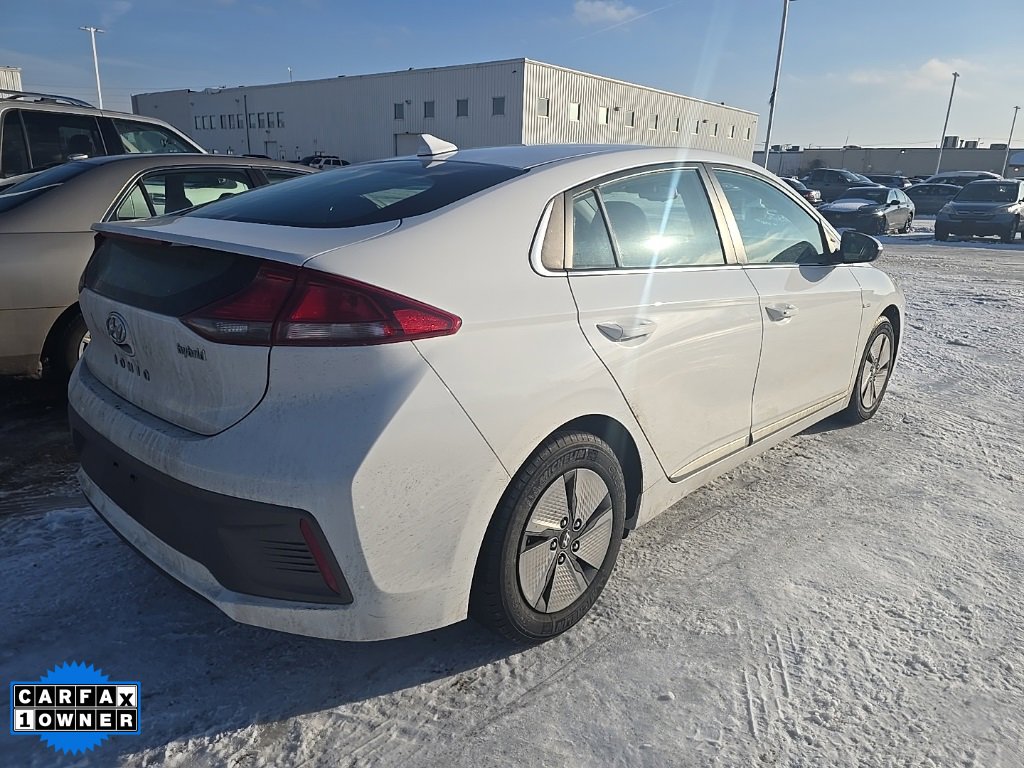 Used 2020 Hyundai Ioniq SE image 3