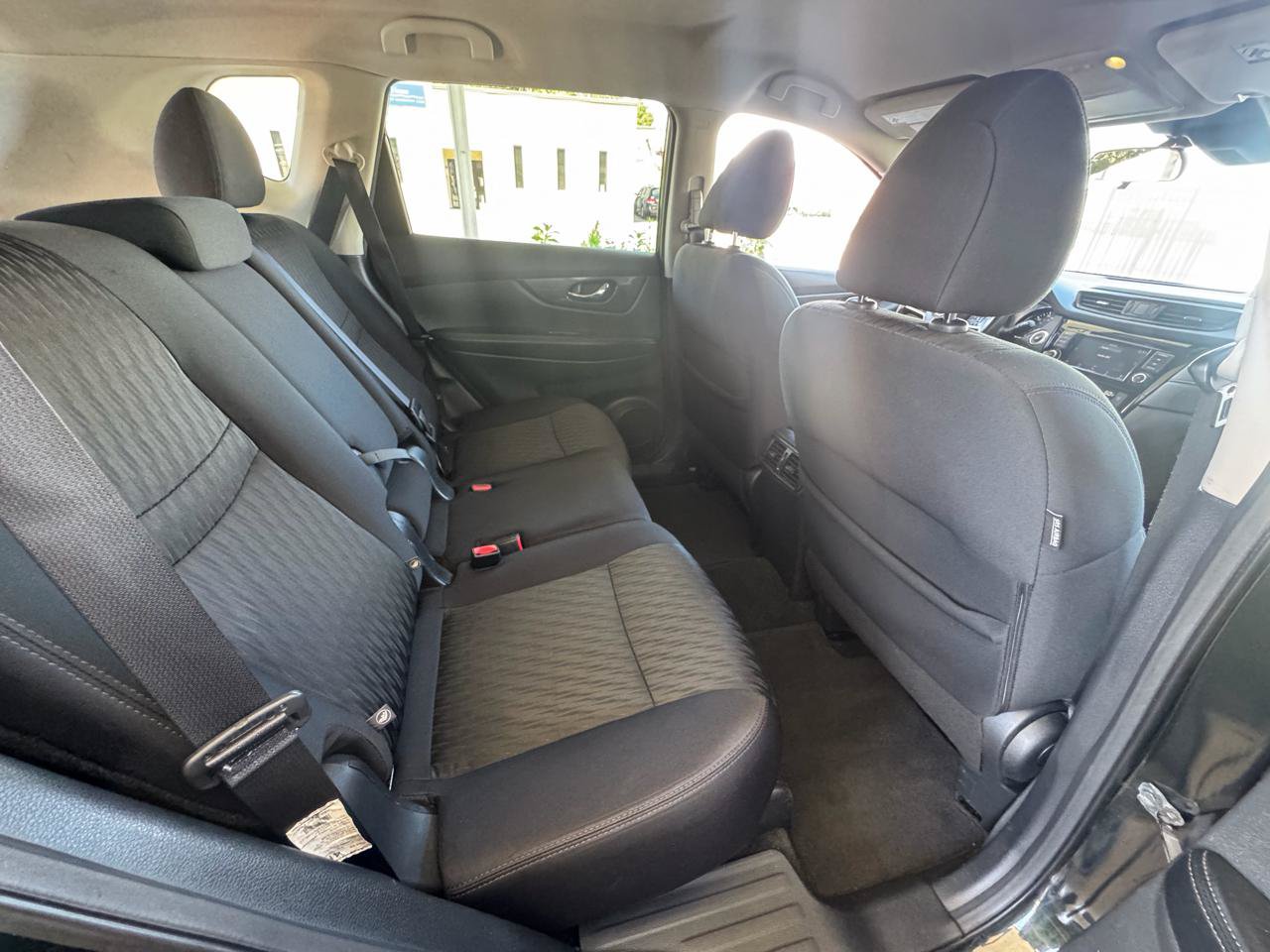Used 2020 Nissan Rogue SV FWD image 11