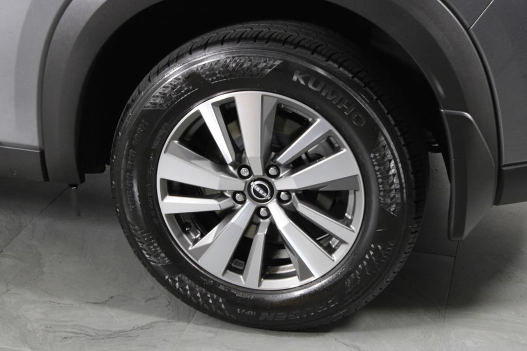 Certified 2025 Nissan Pathfinder SL w/ Cargo Package FWD image 15