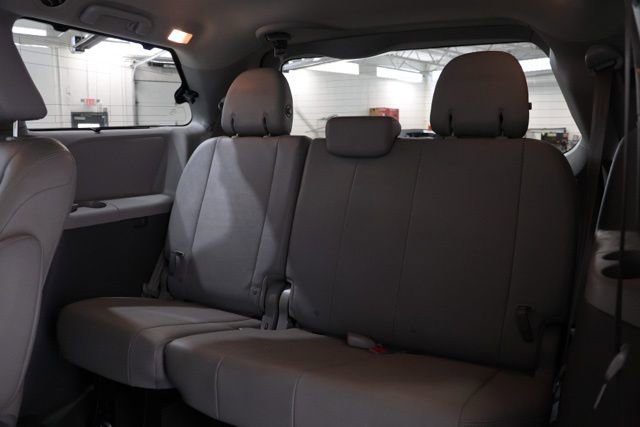 Used 2019 Toyota Sienna XLE FWD image 33
