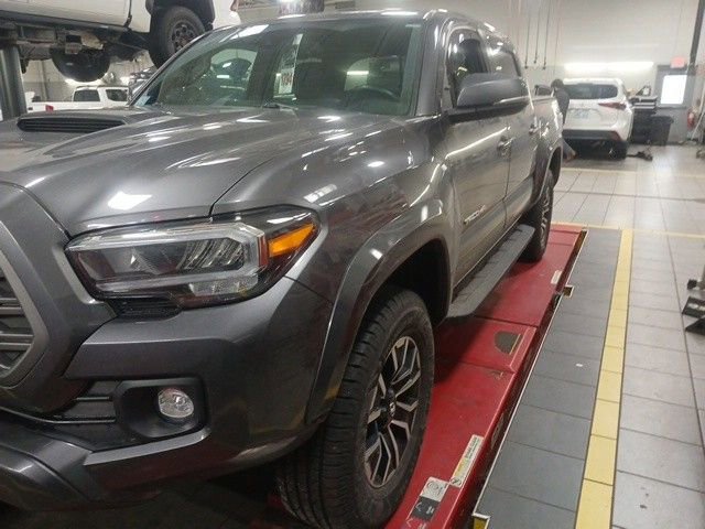 Used 2023 Toyota Tacoma TRD Sport w/ Technology Package image 4