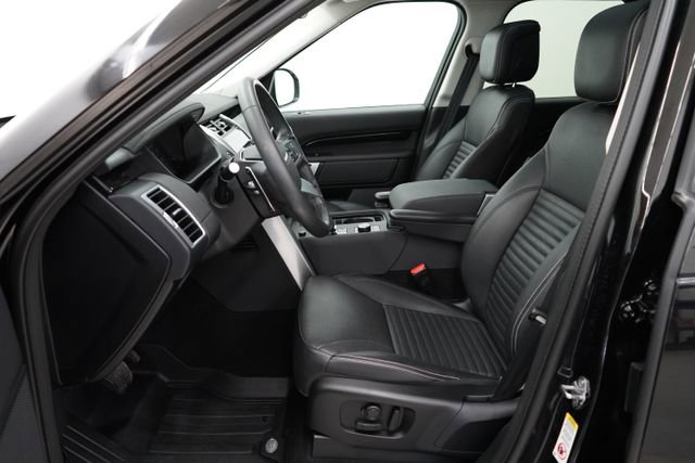 Used 2024 Land Rover Discovery S image 9