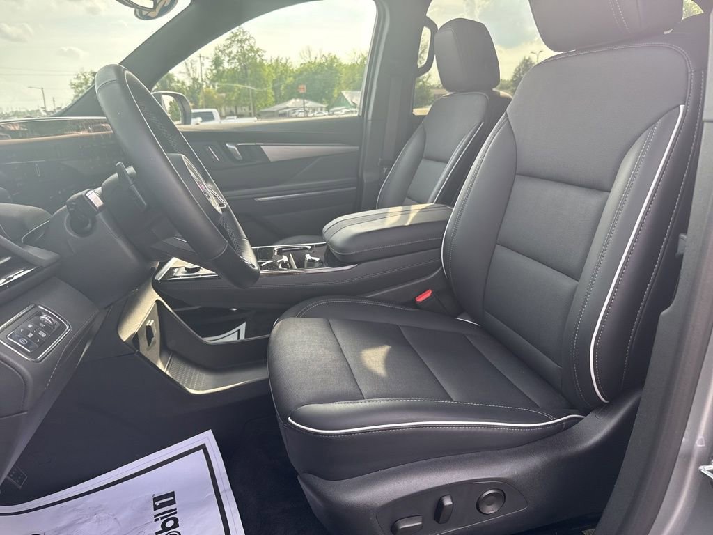 Used 2025 Buick Enclave Preferred image 16