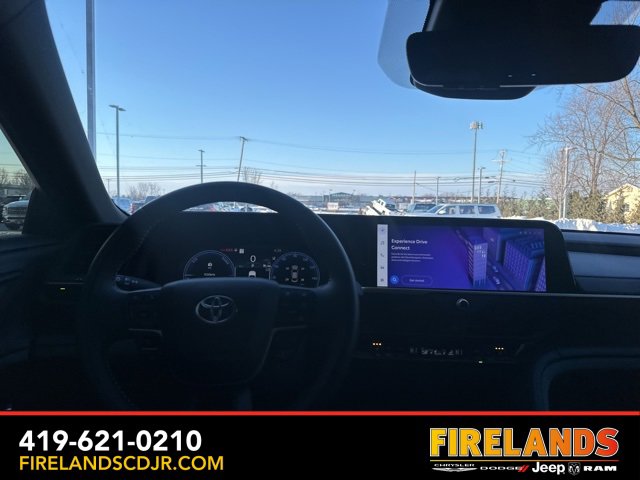 Used 2025 Toyota Crown XLE image 7