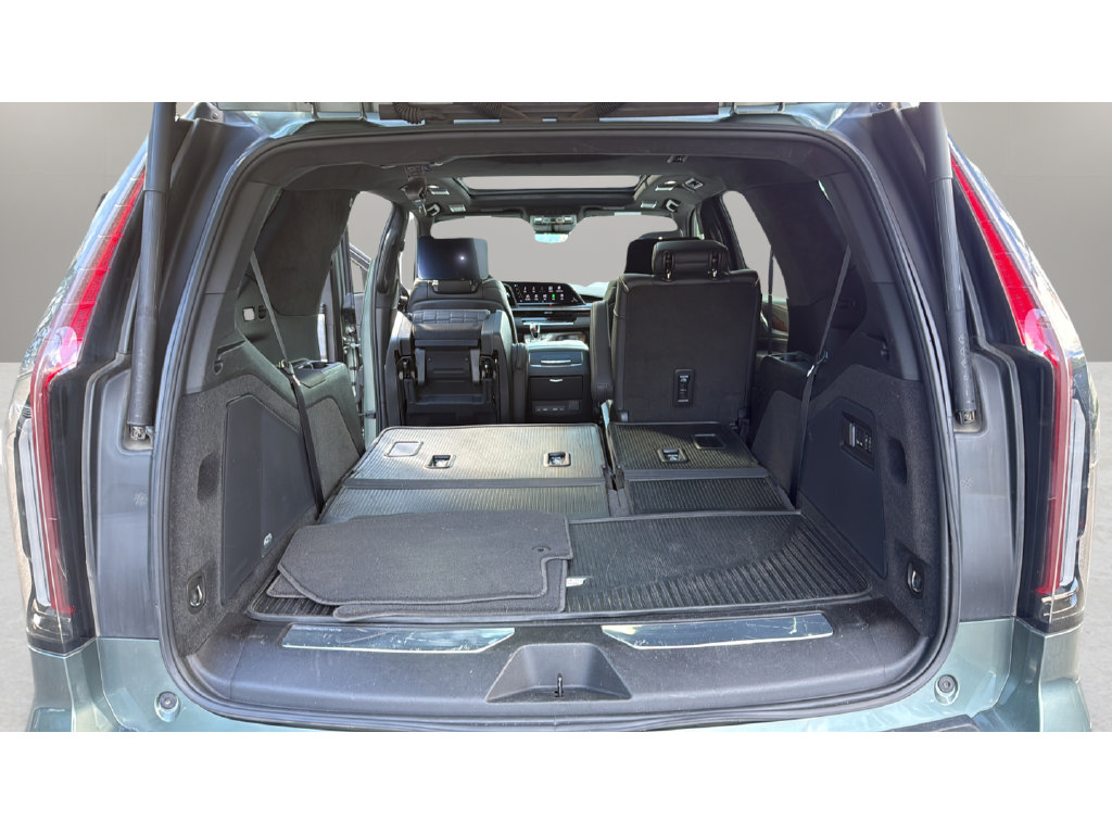 Used 2024 Cadillac Escalade Premium Luxury Platinum AWD/4WD image 32