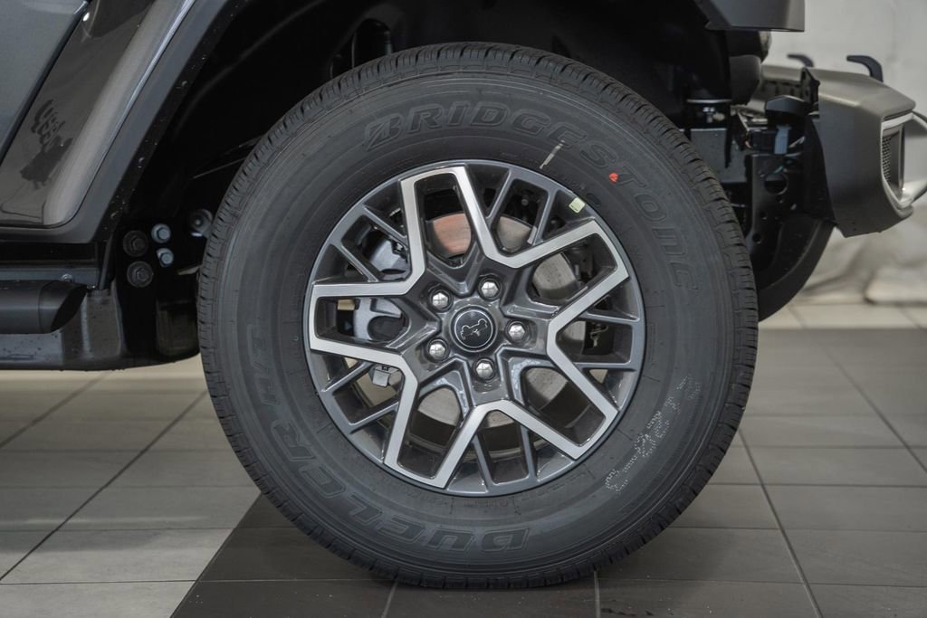 New 2026 Jeep Wrangler Unlimited Sahara AWD/4WD image 18