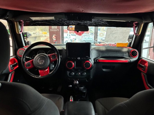 Used 2018 Jeep Wrangler Unlimited Sport w/ Connectivity Group image 27