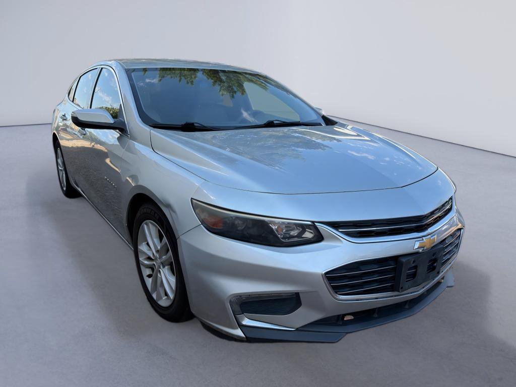 Used 2016 Chevrolet Malibu LT w/ Leather Package FWD image 3