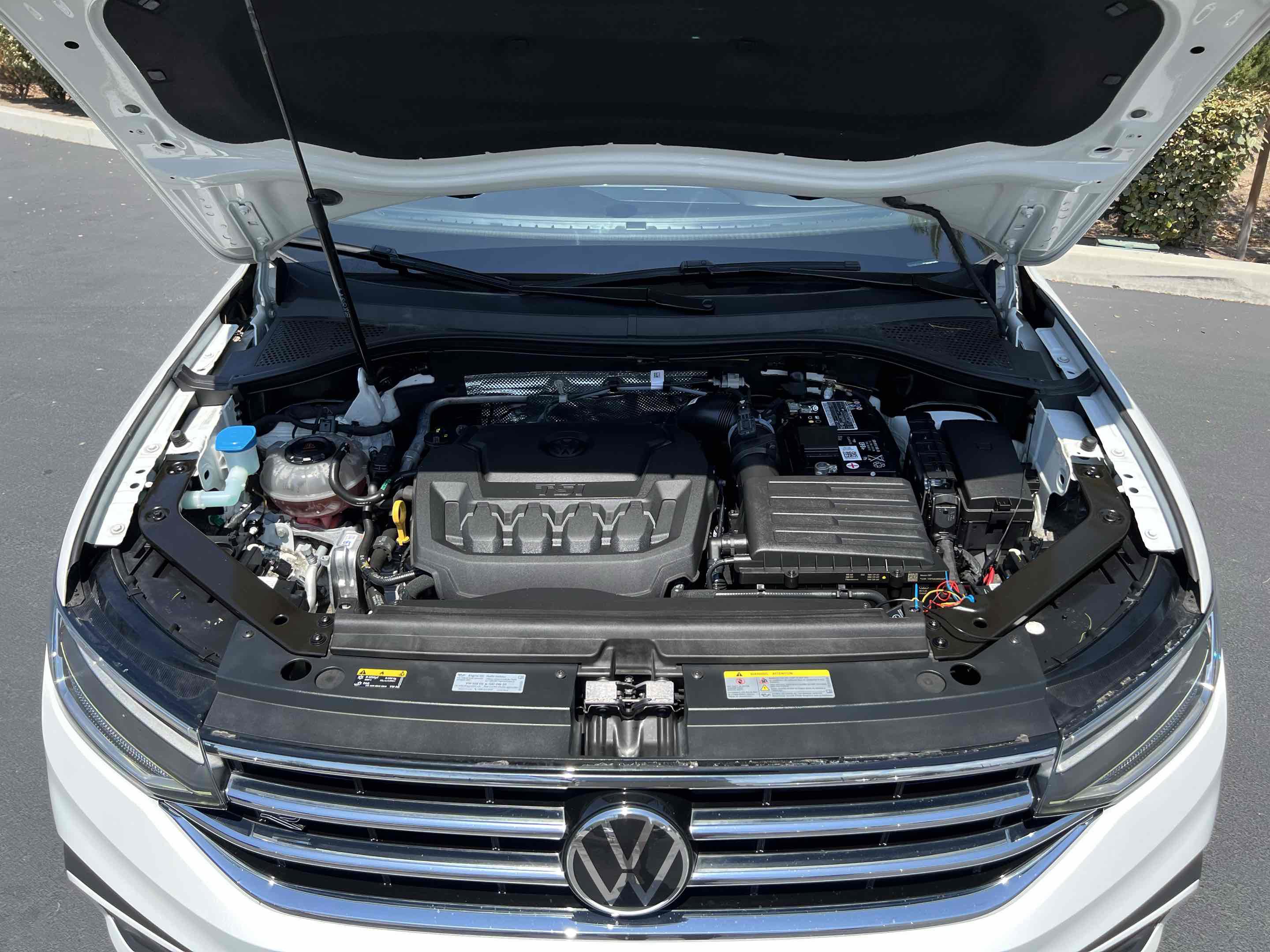 Used 2023 Volkswagen Tiguan SE w/ Panoramic Sunroof Package image 24