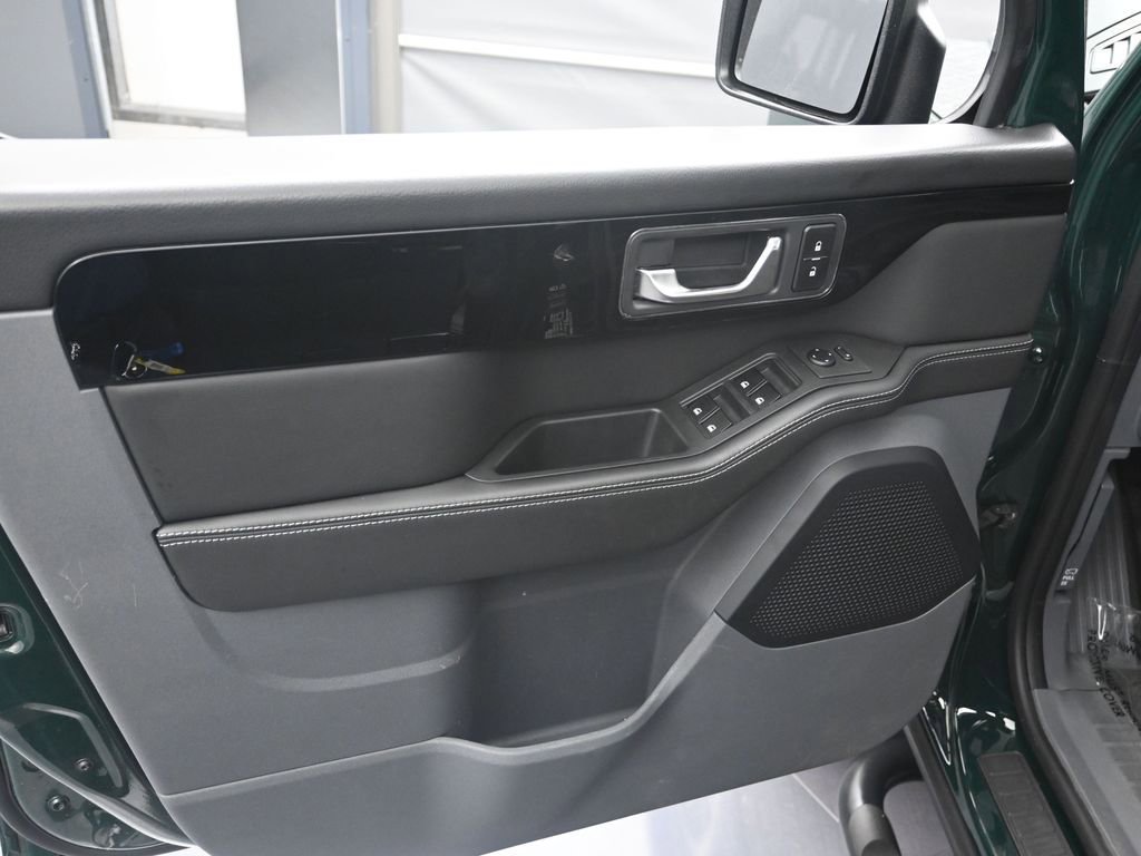 Used 2024 INEOS Grenadier Fieldmaster Edition image 12