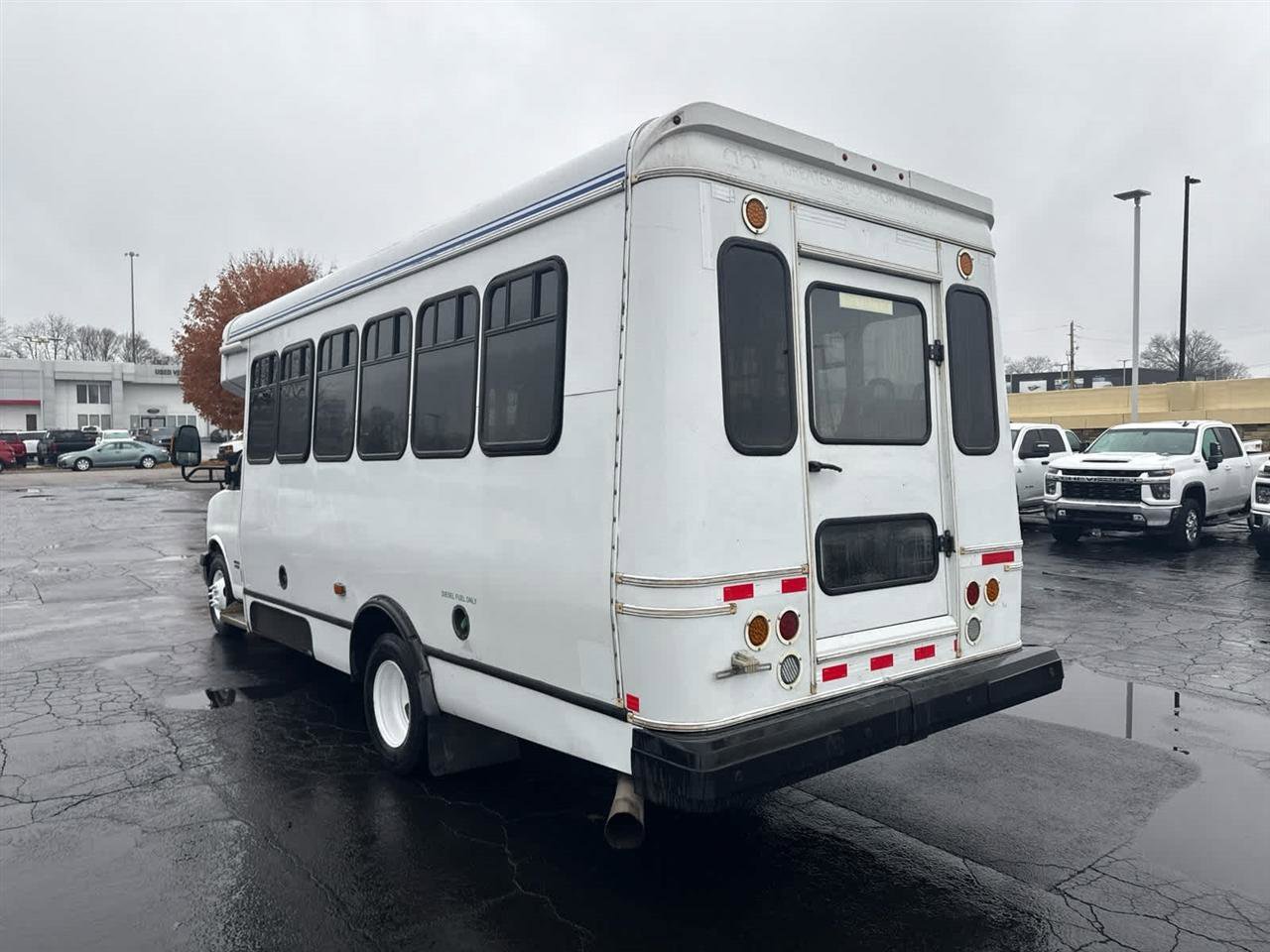 Used 2016 Chevrolet Express 4500 w/ Shuttle Bus Package RWD image 8