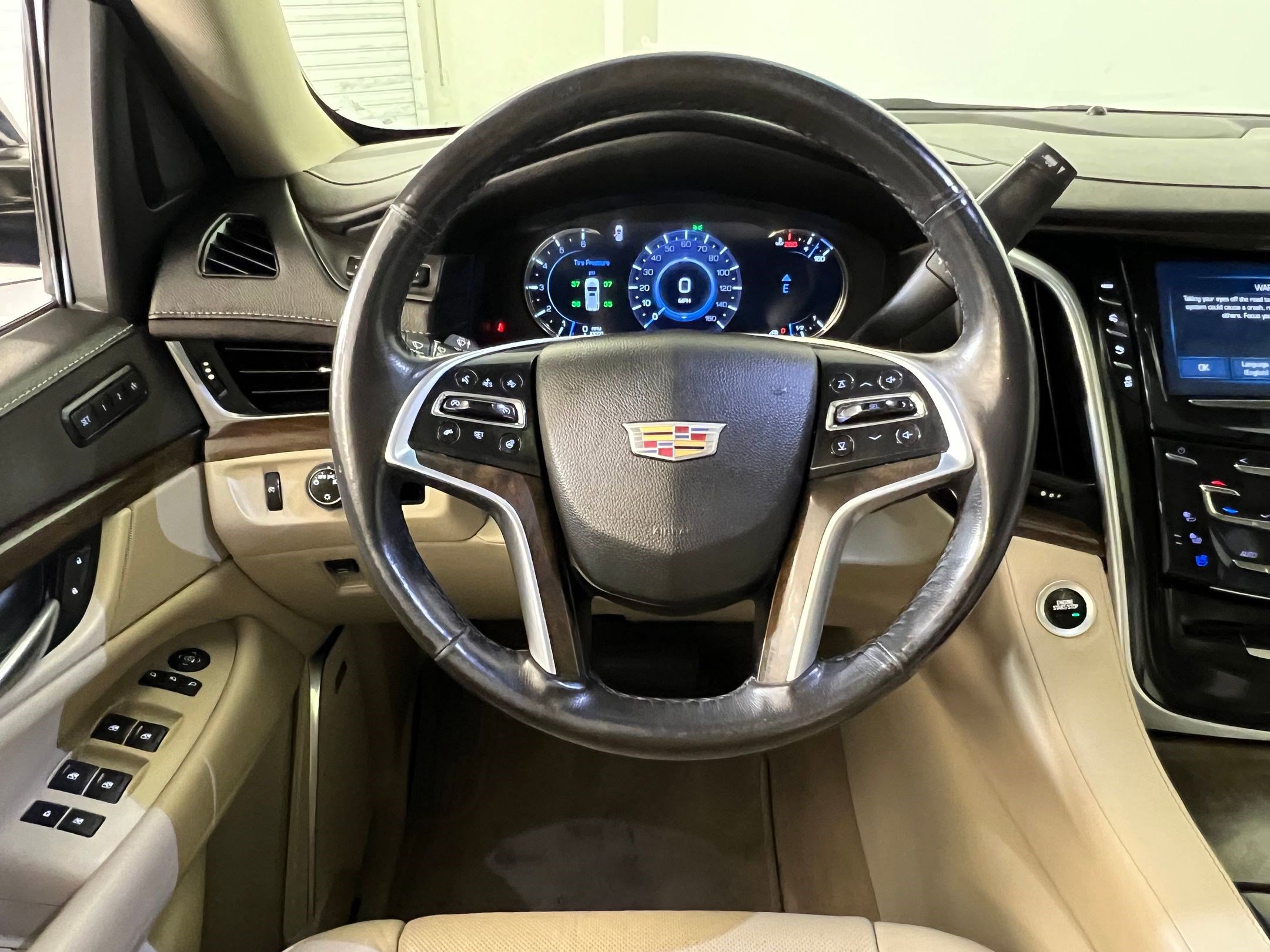 Used 2018 Cadillac Escalade Premium Luxury image 24