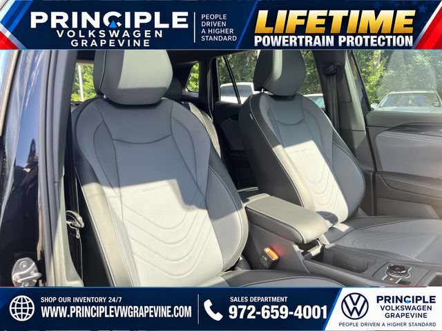 New 2026 Volkswagen Tiguan SE R-Line FWD image 27