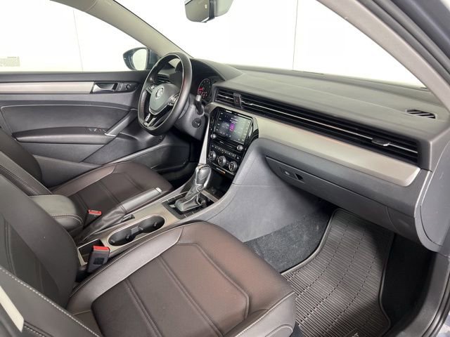 Used 2020 Volkswagen Passat 2.0T SE image 12