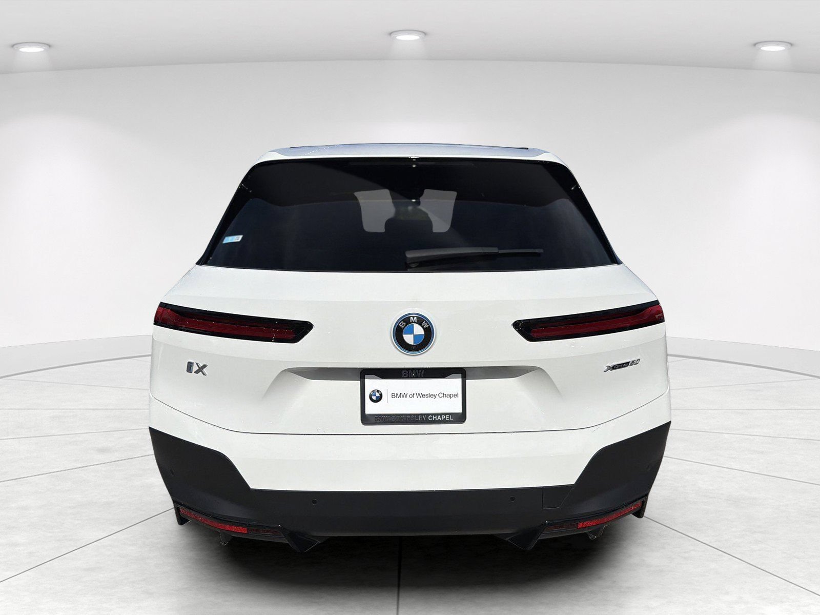 Used 2023 BMW iX xDrive50 AWD/4WD image 5