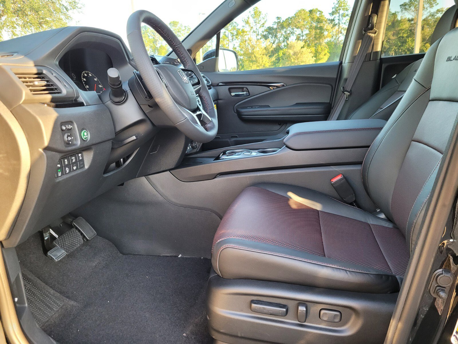 New 2026 Honda Ridgeline Black Edition image 5