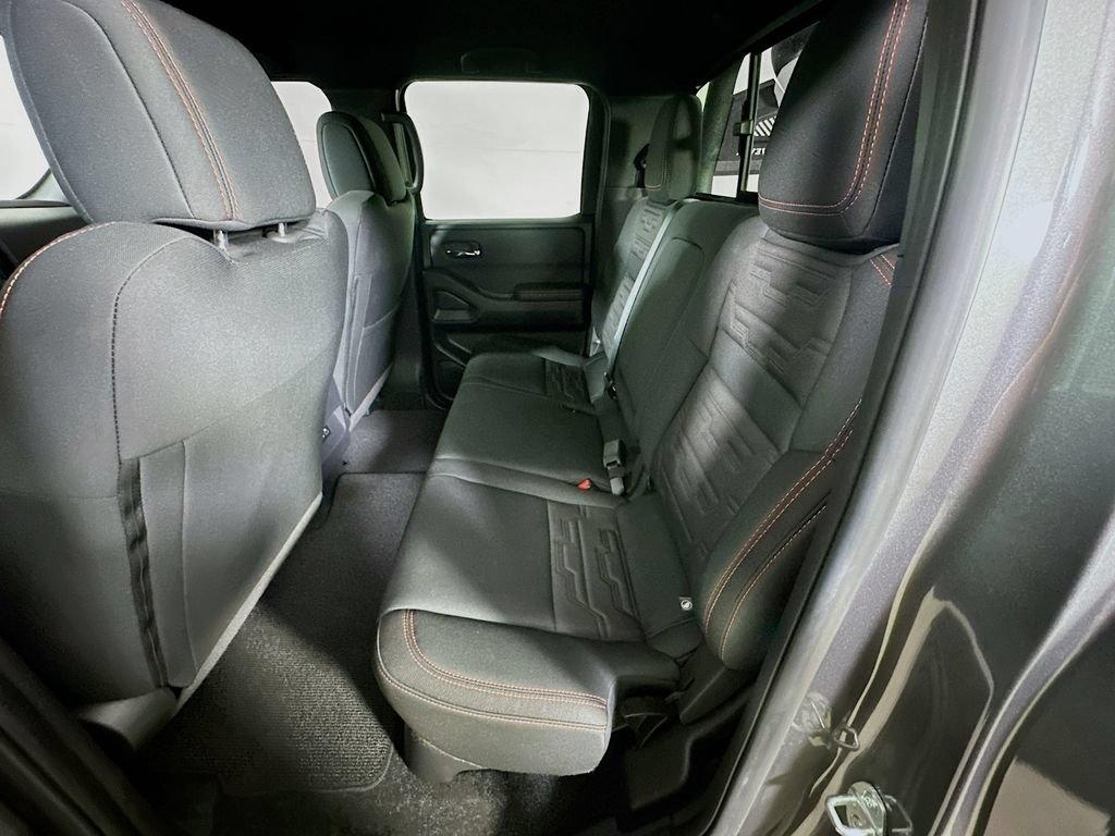 Used 2025 Nissan Frontier PRO-4X AWD/4WD image 13