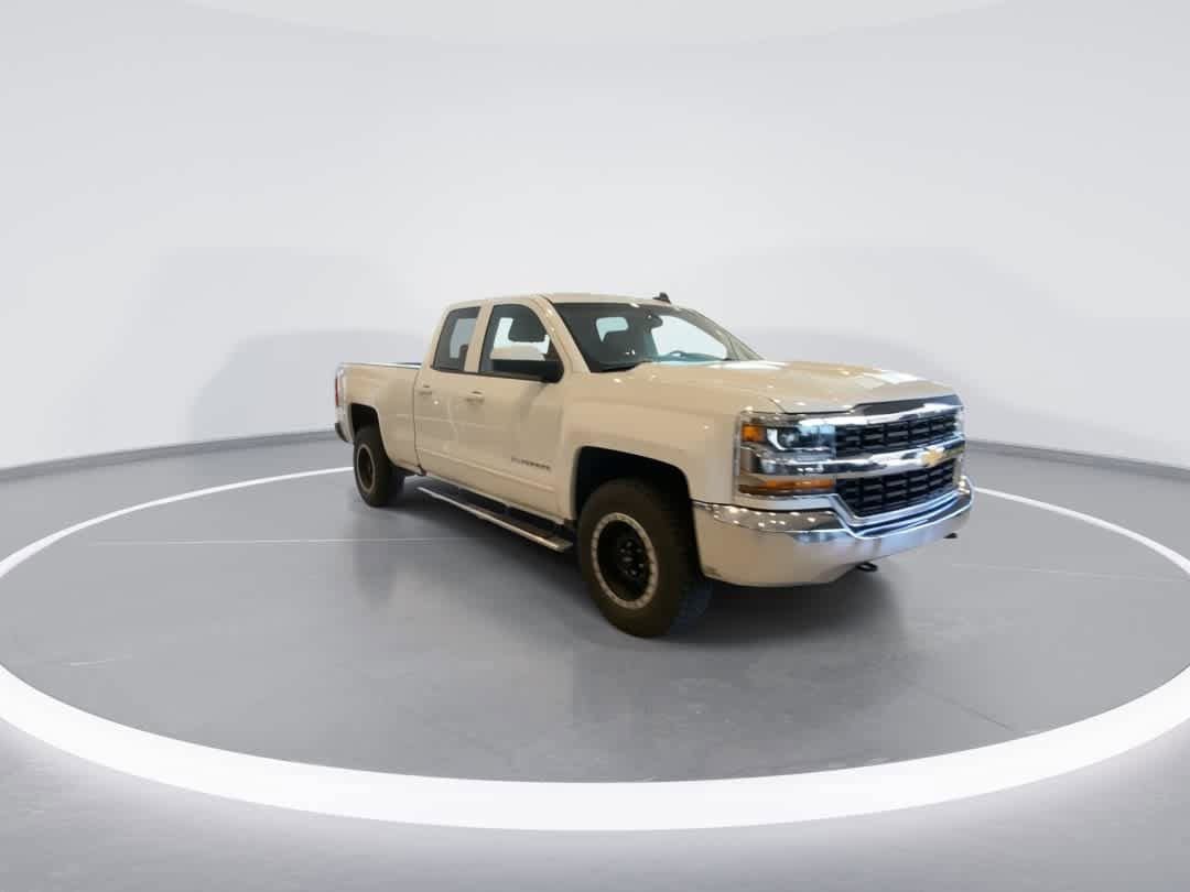 Used 2018 Chevrolet Silverado 1500 LT image 2