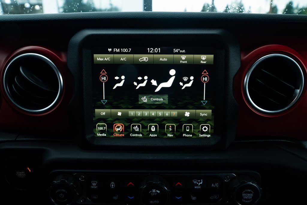 Used 2023 Jeep Wrangler Unlimited Rubicon w/ Cold Weather Group image 15