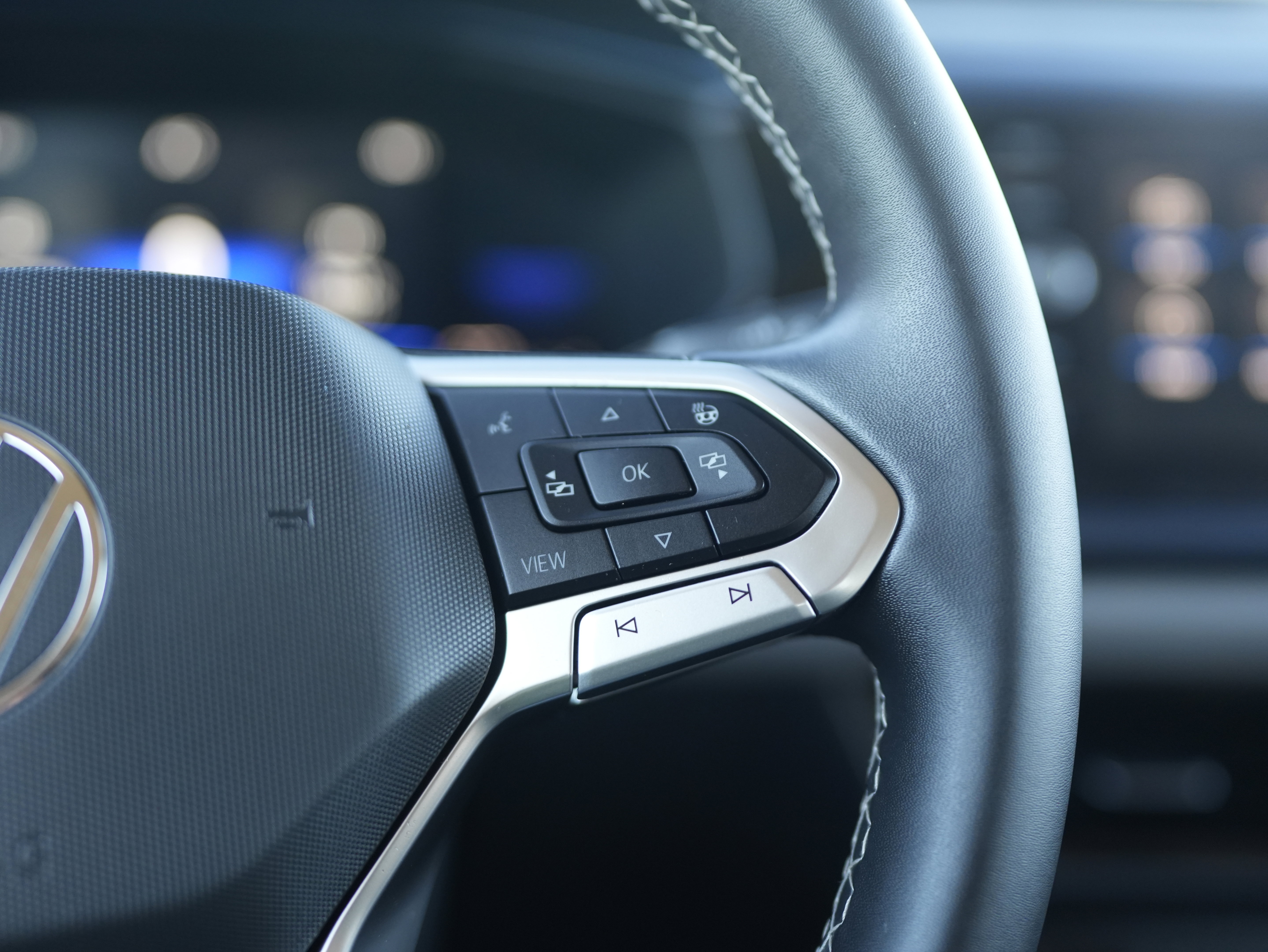 Used 2022 Volkswagen Taos SE w/ IQ.Drive SE Package image 21