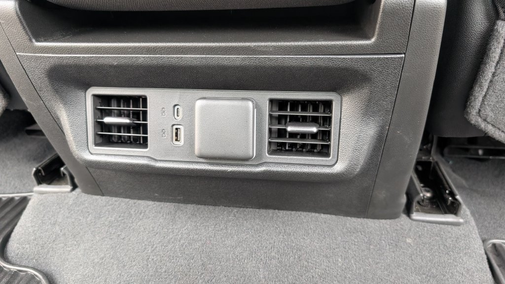 Used 2024 Chevrolet Silverado 1500 LT AWD/4WD image 18