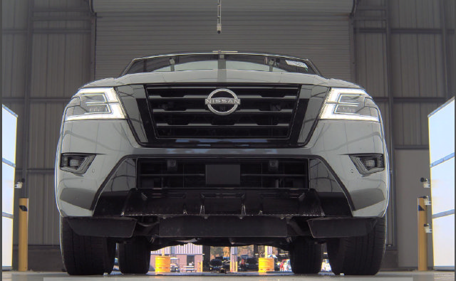 Certified 2024 Nissan Armada SL w/ Midnight Edition Package AWD/4WD image 2