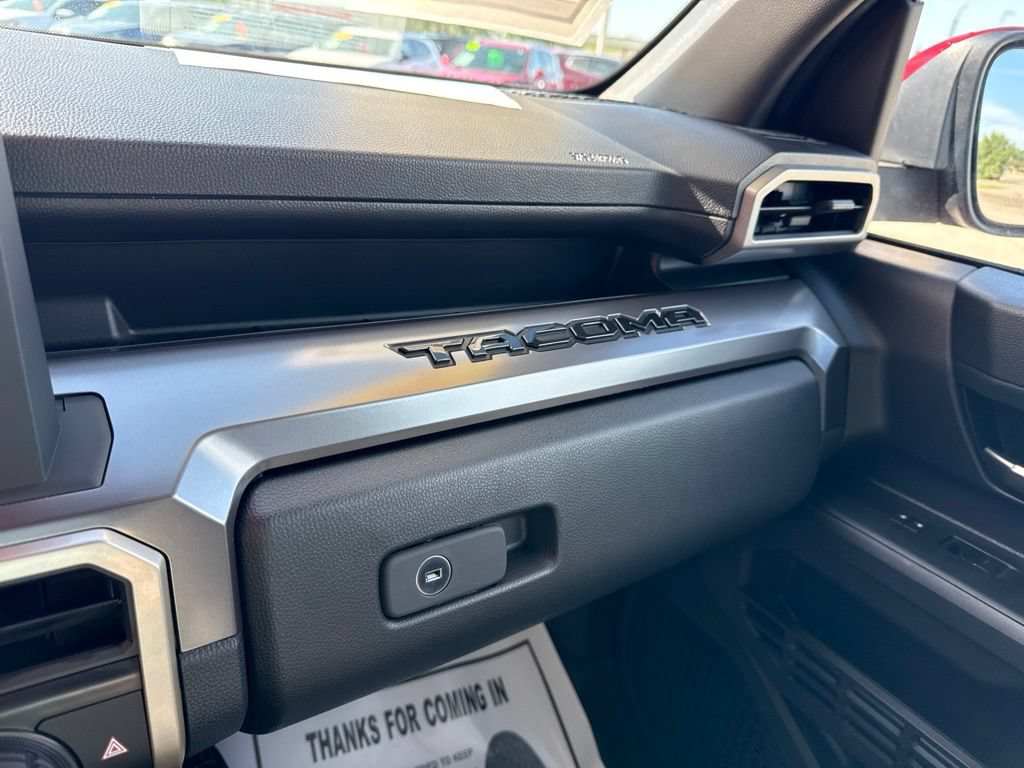 Used 2025 Toyota Tacoma TRD Off-Road AWD/4WD image 39