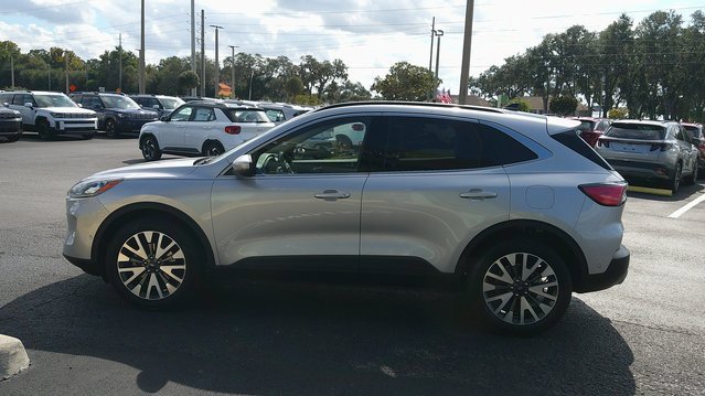 Used 2020 Ford Escape Titanium image 22