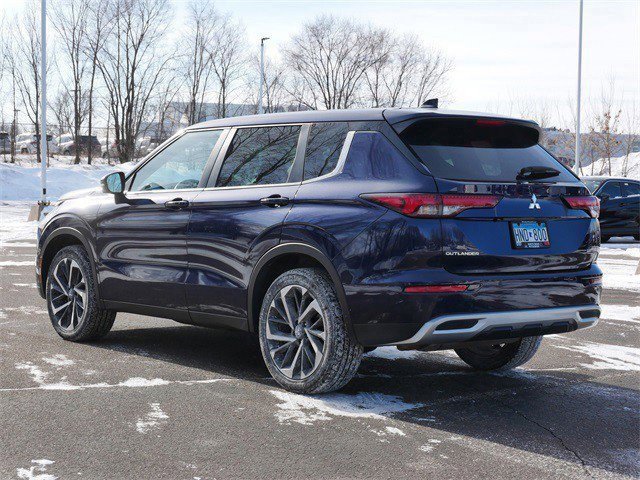 Used 2022 Mitsubishi Outlander SE image 5