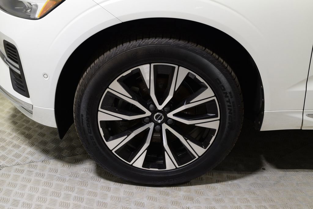 Used 2023 Volvo XC60 B5 Plus image 35