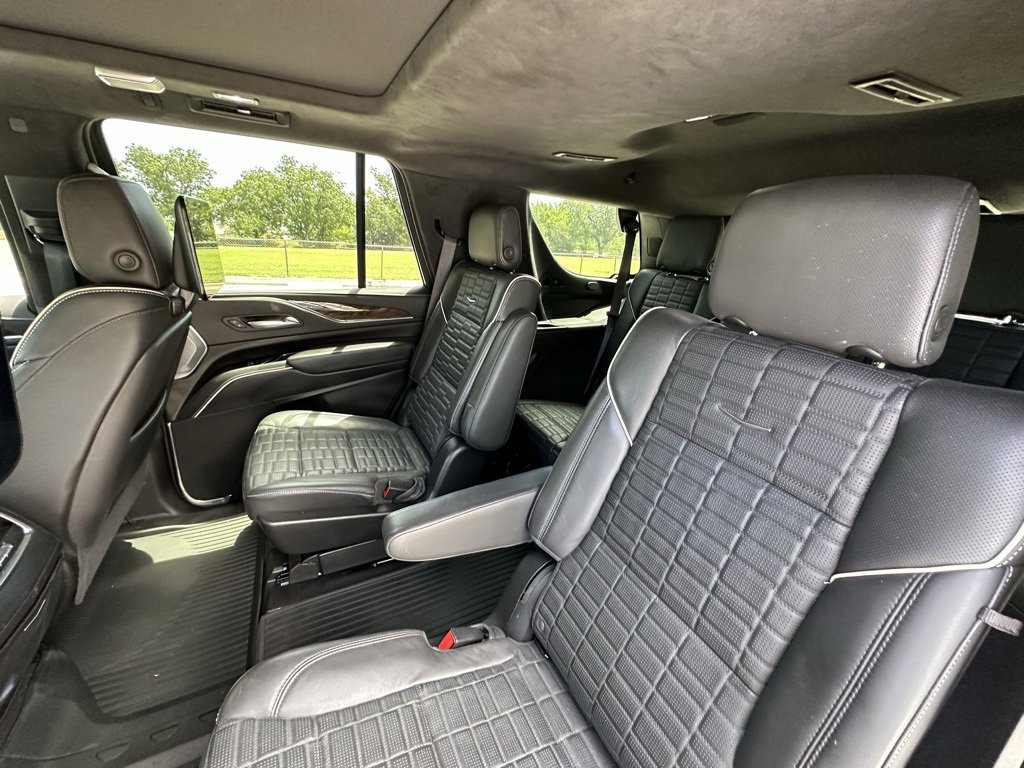Certified 2023 Cadillac Escalade Sport Platinum w/ LPO, ONYX Package image 19