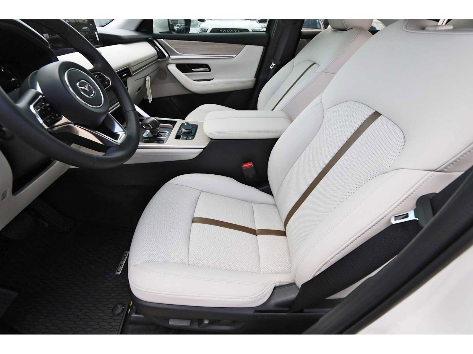 Certified 2025 MAZDA CX-90 3.3 Turbo w/ Premium Plus Pkg image 12