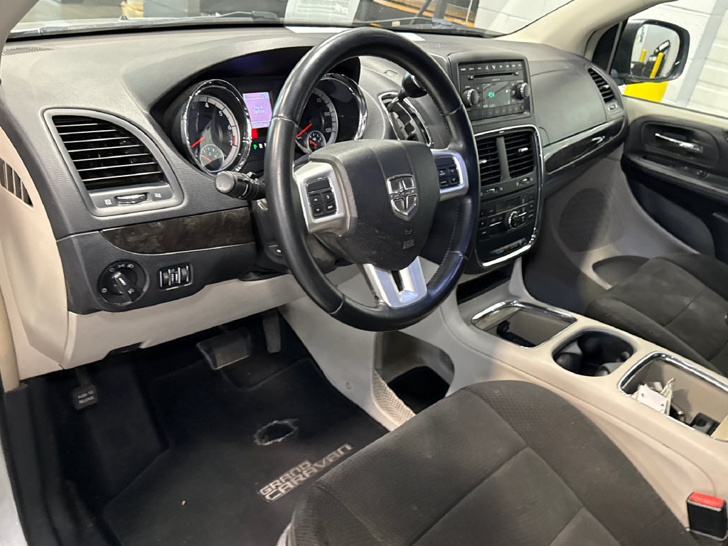 Used 2012 Dodge Grand Caravan Crew FWD image 6