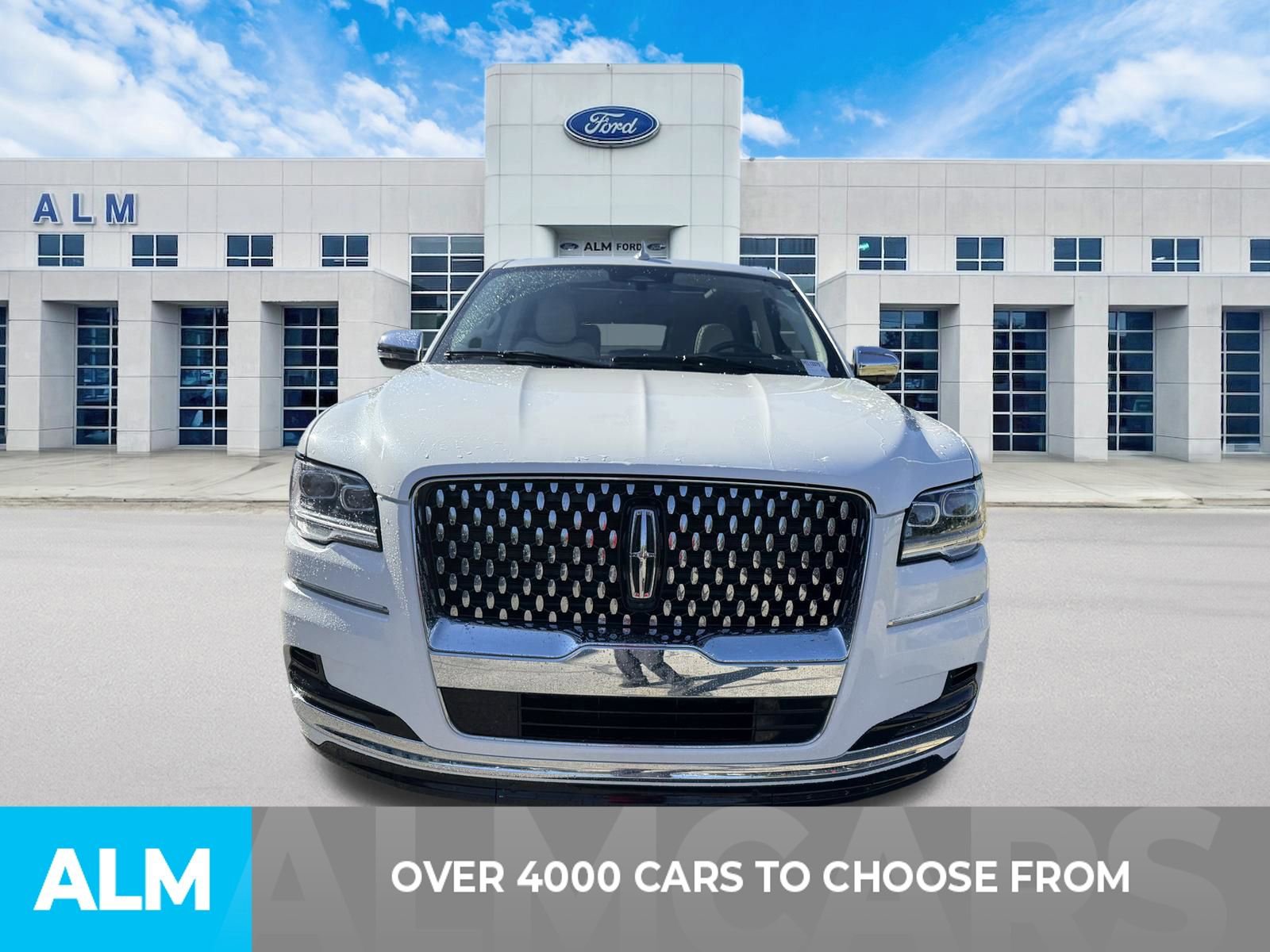 Used 2023 Lincoln Navigator Black Label AWD/4WD image 2