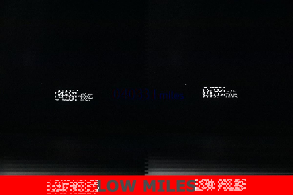 Used 2018 Land Rover Discovery HSE image 15