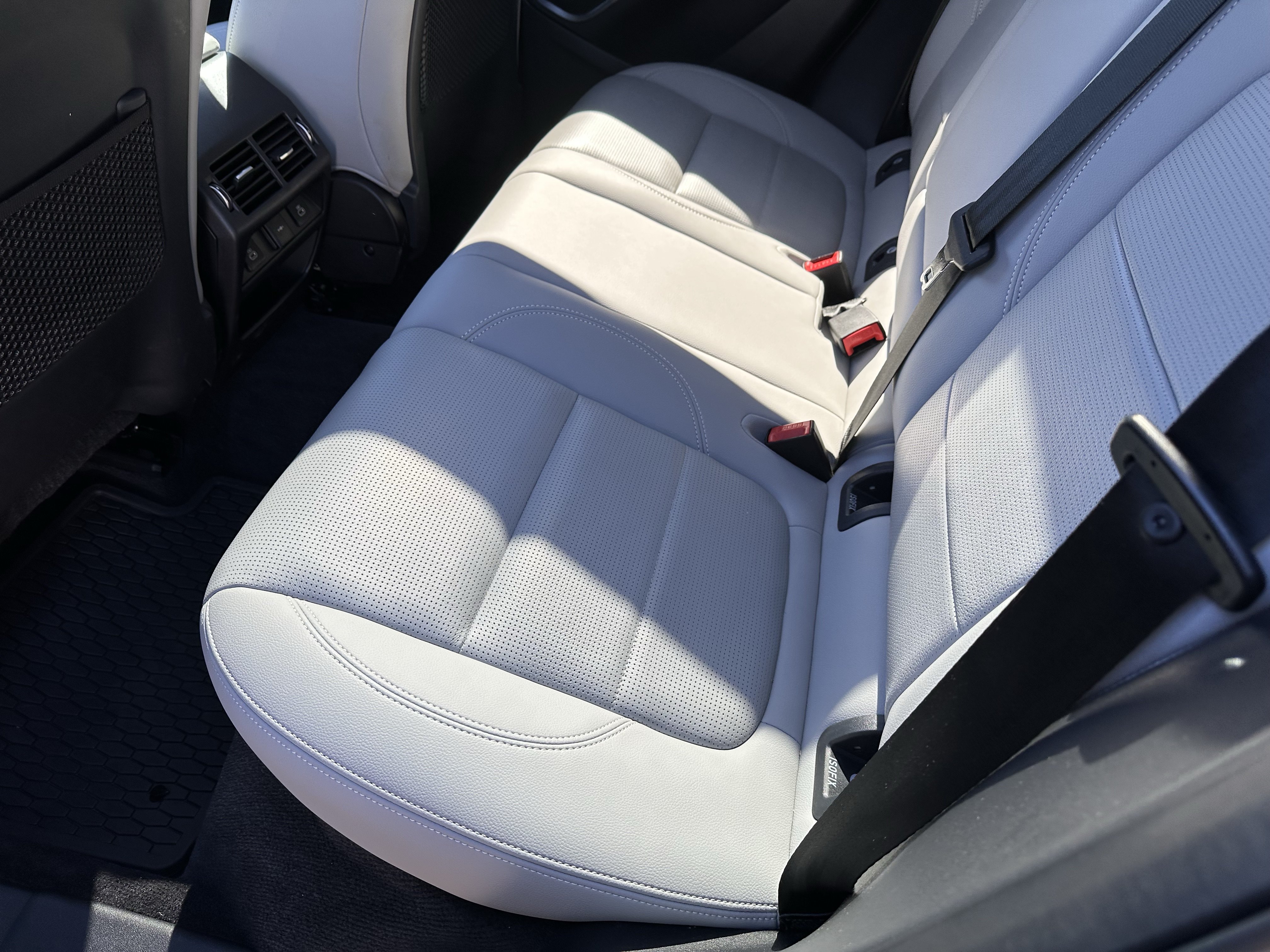 Certified 2024 Jaguar E-PACE R-Dynamic SE AWD/4WD image 33